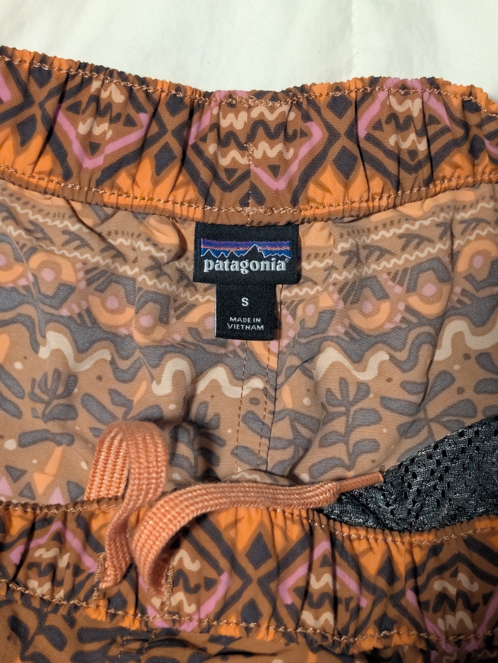 Patagonia Women's Orange and Pink Geometric Elastic-Waist Athletic Shorts